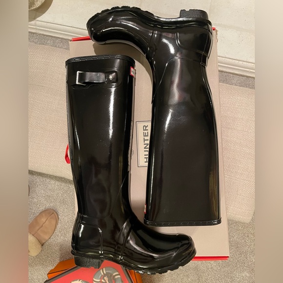 Hunter Original Refined Tall Gloss Waterproof Rain Boots in Black - Picture 3 of 5